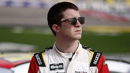 Daniel Dye regresa a NASCAR en Kansas tras su suspensión.