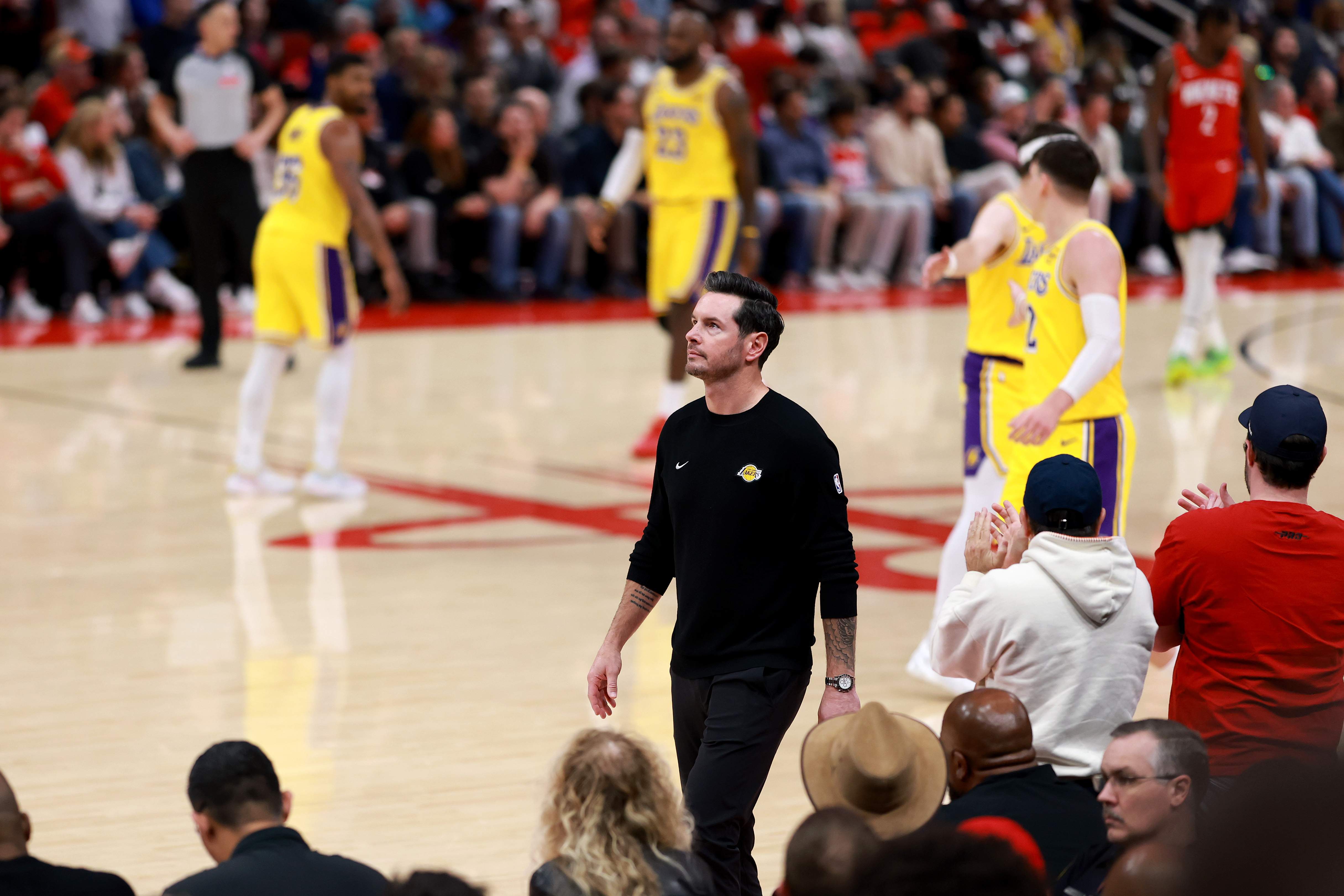Los Angeles Lakers anuncian un interesante informe de lesiones para el quinto partido contra los Rockets.