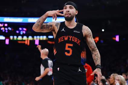 Los Knicks anuncian la incorporación de José Alvarado antes del partido contra los Hornets.