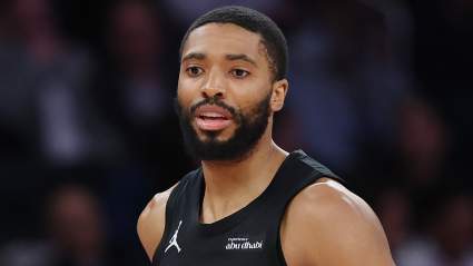 Los fanáticos de la NBA se burlan sin piedad de Mikal Bridges tras la vergonzosa derrota de los Knicks.