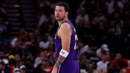 Los Lakers reciben noticias devastadoras sobre el calendario de regreso de Luka Doncic antes del cuarto partido contra los Rockets.