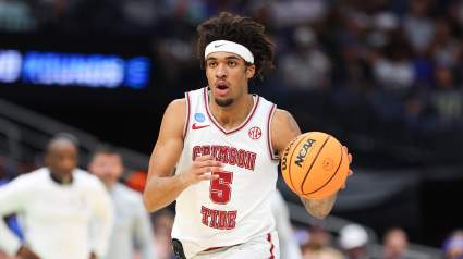 El equipo de baloncesto de Alabama sufre otro revés en su plantilla, pero aún queda algo de esperanza.
