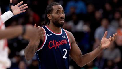 Un informe revela que Kawhi Leonard se encuentra entre las estrellas que los Rockets tienen en la mira durante la temporada baja.