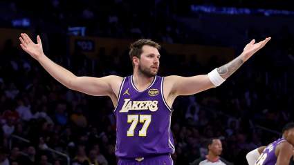 Los Lakers reciben malas noticias para la serie de playoffs contra los Rockets en medio de la actualización sobre Luka Doncic.