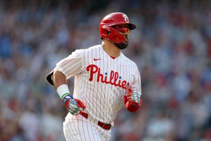 La estrella de los Philadelphia Phillies, Kyle Schwarber, está a punto de hacer historia en la MLB.