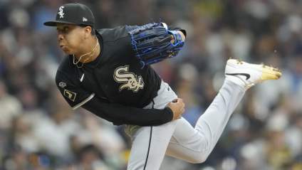 Chicago White Sox, lanzador derecho de 1,85 m (6 pies 1 pulgada), exjugador de los Red Sox, fue dado de baja.