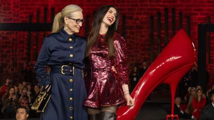 Anne Hathaway comparte un recuerdo del pasado durante la gira de prensa de 'El diablo viste de Prada 2'.