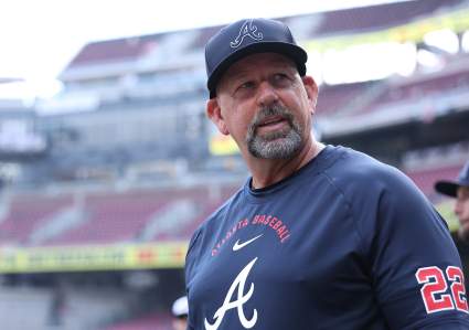 Los Bravos consiguen, mediante un intercambio, al dos veces All-Star de los Athletics, un as de 45 millones de dólares.