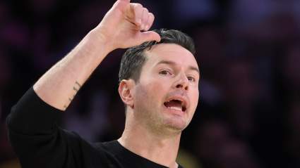 JJ Redick tiene duras palabras para los críticos que descartaron a los Lakers.