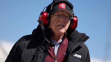 Joe Gibbs Racing afirma que Chris Gabehart violó una orden judicial durante el fin de semana en Bristol.