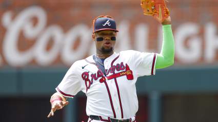 La transmisión de los Bravos captó un momento incómodo de Ronald Acuña Jr. en vivo por televisión.