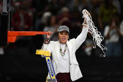 Contrato y salario de Dawn Staley: ¿Cuánto gana la entrenadora de Carolina del Sur?