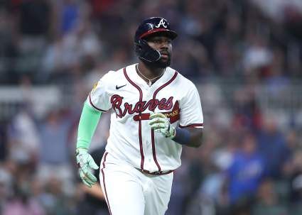 Los Bravos de Atlanta anuncian la noticia sobre Michael Harris antes del partido contra los Filis.