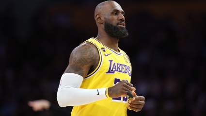 LeBron James supera a Kareem Abdul-Jabbar y establece otro récord histórico en la NBA.