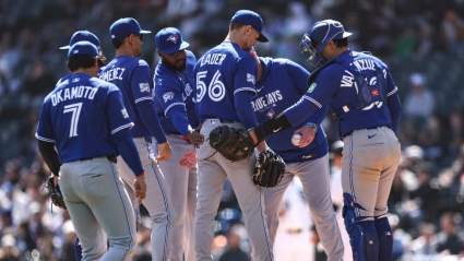 Los Blue Jays fichan a un lanzador derecho japonés de potente brazo en medio de las lesiones en su rotación.