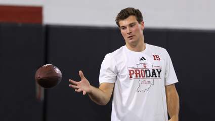 Los Raiders reciben una advertencia preocupante sobre Fernando Mendoza.