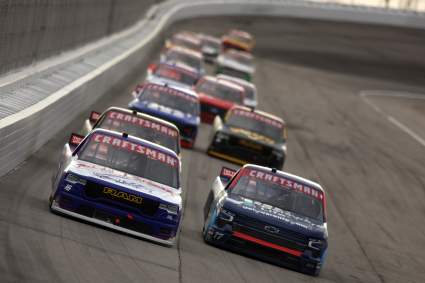 Los pilotos de NASCAR reciben sanciones antes de la carrera en el Bristol Motor Speedway.
