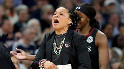 Dawn Staley recibe una disculpa de Geno Auriemma después de que Lisa Leslie lo criticara.