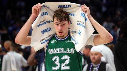 Cooper Flagg se convierte en el primer adolescente en la historia de la NBA en lograr un partido de 50 puntos.