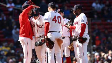 El novato de los Red Sox hace historia en un emotivo debut en la MLB.
