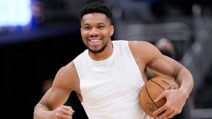 Giannis Antetokounmpo revela un objetivo claro en cuanto al calendario de su regreso.