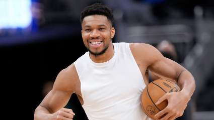 Los Detroit Pistons presentan un paquete de intercambio realista por Giannis.