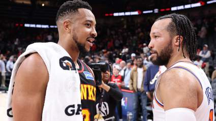 CJ McCollum hace una acusación personal contra Jalen Brunson en medio del partido entre los Knicks y los Hawks.