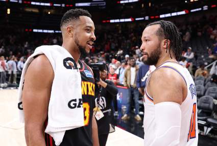 La estrella de la NBA, CJ McCollum, hizo historia en el partido entre los Hawks y los Knicks.