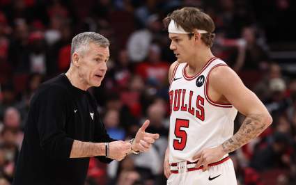 El base de los Bulls, Mac McClung, anuncia su próximo paso profesional tras ser nombrado MVP de la G League, con Shaquille O'Neal involucrado.