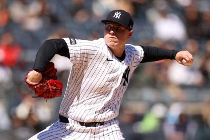 Los aficionados de la MLB reaccionan al cambio en la plantilla de los Yankees de Nueva York antes del partido contra los Medias Rojas.