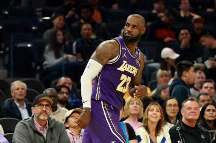 Los Angeles Lakers anuncian el informe de lesiones para el partido contra los Jazz.