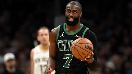 Los Celtics reciben información actualizada sobre la lesión de Jaylen Brown tras el susto en el tobillo durante el tercer partido.
