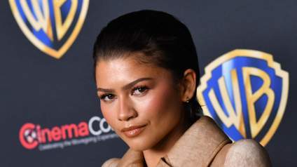 Zendaya causa sensación con su atuendo de "traje de piel": FOTOS