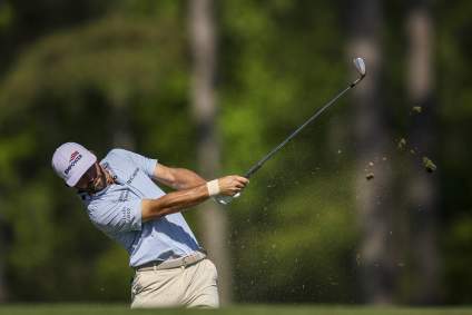 Cameron Young hace declaraciones en la ronda final del Torneo Masters.