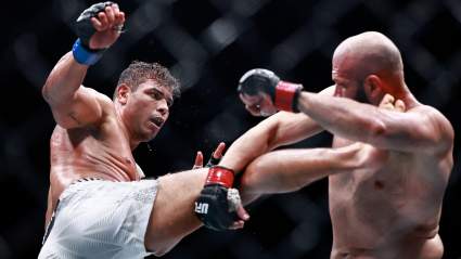 Paulo Costa pide una "superpelea" contra Khamzat Chimaev.