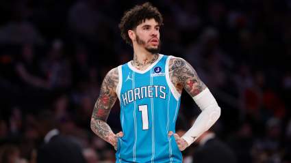 LaMelo Ball recibe malas noticias de la NBA tras el incidente con Bam Adebayo.