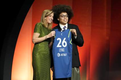 Minnesota Lynx realiza una jugada decisiva al seleccionar a Olivia Miles con la segunda elección del draft.