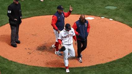 Los Red Sox colocan a su lanzador abridor en la lista de lesionados de 15 días antes del partido contra los Yankees.