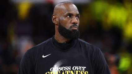 LeBron James realiza una jugada crucial que cambió la temporada de los Lakers antes de la serie de playoffs contra los Rockets.