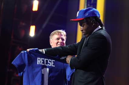 Arvell Reese reacciona a su incorporación a la defensa de los Giants junto a Brian Burns y Abdul Carter.