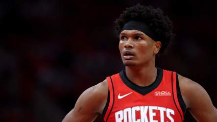 Los Rockets mantienen vivo su sueño histórico y las probabilidades de ganar la serie se duplican tras la victoria en el cuarto partido contra los Lakers.