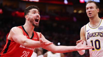 Alperen Sengun lanza una advertencia a los Lakers antes del quinto partido.