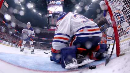 Expertos de la NHL opinan sobre el polémico gol en tiempo extra que dejó a los Oilers exhaustos.