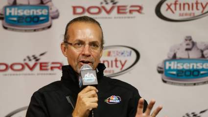 Kyle Petty elogia a Cleetus McFarland tras su debut en NASCAR en Rockingham.