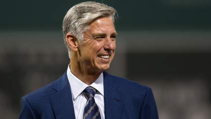 TRASPASO: Los Phillies adquieren a un veloz jardinero de los Brewers.