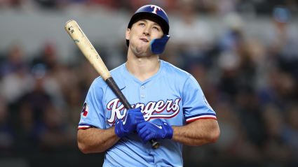 Los Rangers colocan a Wyatt Langford en la lista de lesionados por una extraña lesión.