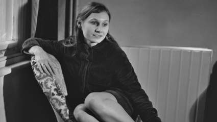 La estrella de 'Doctor Who', Angela Pleasence, fallece a los 84 años; su legado perdura.