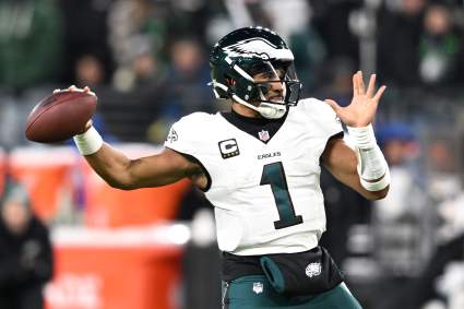 Se prevé que los Eagles adquieran más recursos para reforzar la defensa de Jalen Hurts.