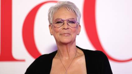 Jamie Lee Curtis reflexiona sobre sus 50 años en Hollywood y revela un sorprendente plan B.