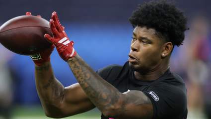 Los Chiefs se interesan por un receptor de 1,90 m antes del Draft de la NFL.